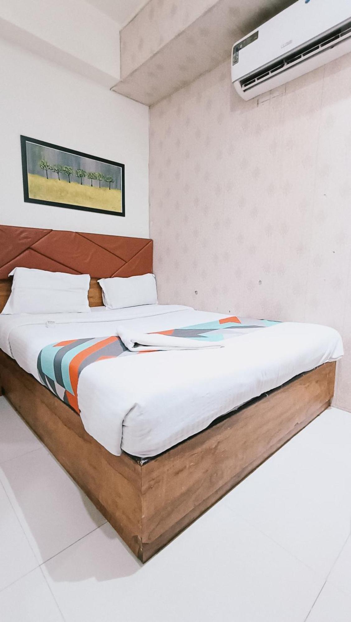 Hotel Comfort- Andheri West มุมไบ ภายนอก รูปภาพ